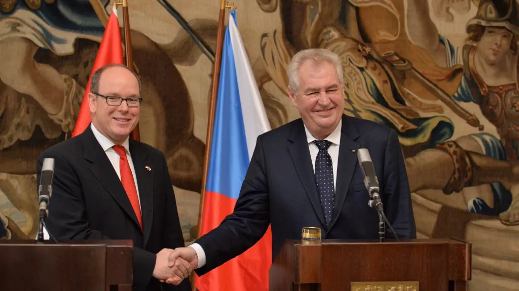 Monacký kníže Albert II. s prezidentem Zemanem