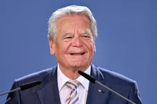 Pacifismus je úctyhodný, ale k dobru nevede, hájí Gauck dodávky zbraní Ukrajině