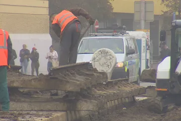 Kolony aut a zpoždění trolejbusů. Opravy Křenové ulice v Brně komplikují dopravu