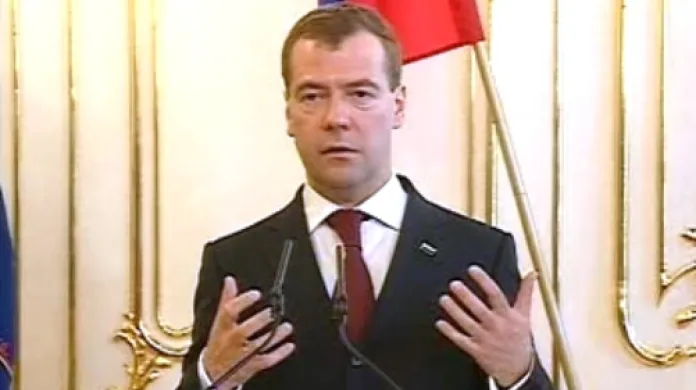 Ruský prezident Dmitrij Medvěděv na brífinku v Bratislavě se slovenským prezidentem Ivanem Gašparovičem
