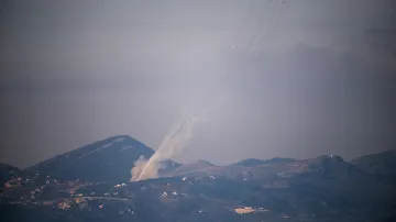 Raketa vypálená Hizballáhem z Libanonu na Izrael (3. března 2026)