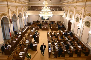 Platby za státní pojištěnce do zdravotnictví se mají snížit. Poslanci návrh podpořili