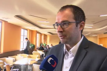 Starosta Dvora Králové podepsal s investorem jinou smlouvu, než schválili zastupitelé