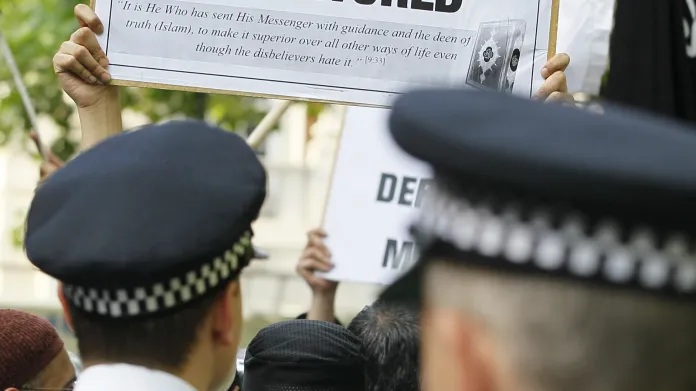 Choudary uspořádal po zabití Usámy bin Ládina protestní akci před americkou ambasádou v Londýně