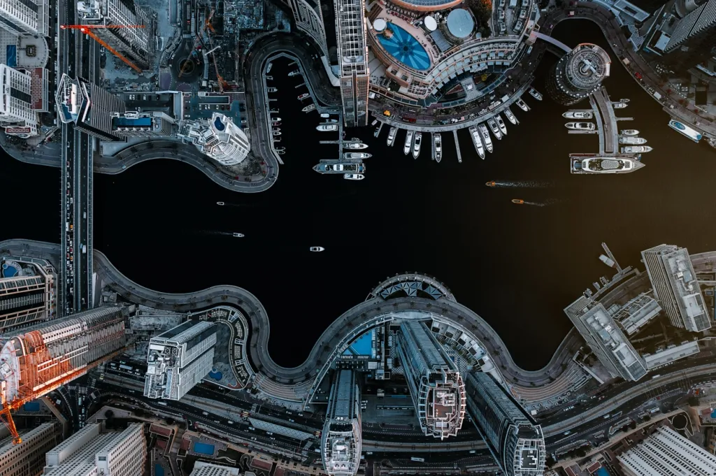 Druhé místo v kategorii Urban: snímek Dubai Marina ukazuje kontrast vody a architektury dubajského přístavu