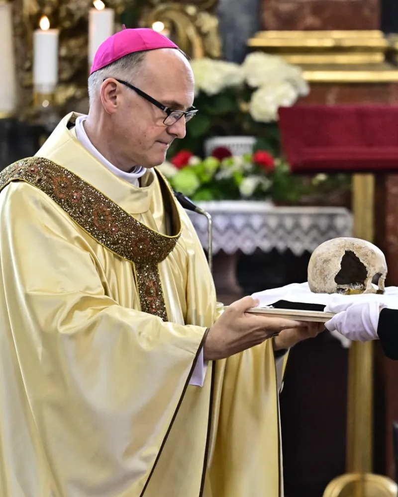 Do Jablonného se vrátila lebka svaté Zdislavy, veřejnost ji vidí naposledy