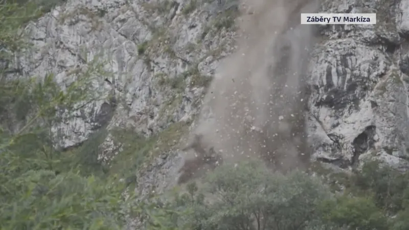 Pád skály pod hradem Strečno