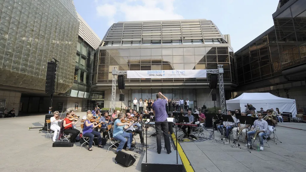 Kampaň Pomozte svému divadlu