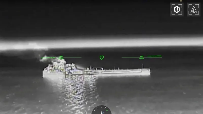 Tanker v Azovském moři zasažený podle Ukrajiny dronem
