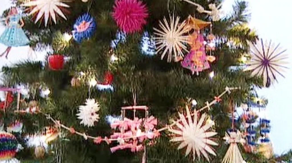 Zdobení vánočních stromků