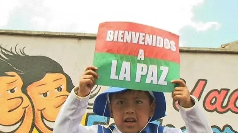 Obyvatelé La Pazu vítají protestní pochod indiánů