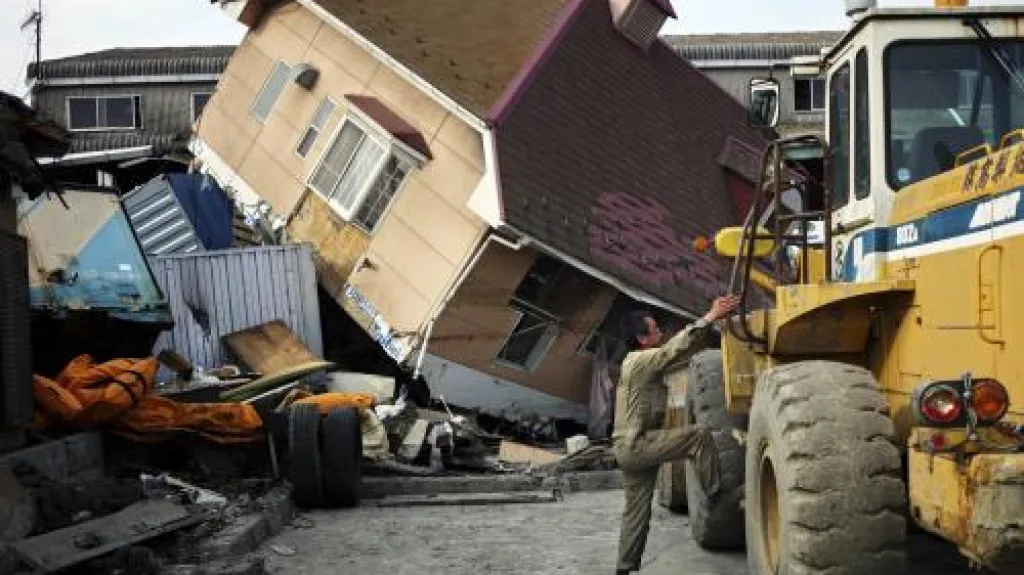 V Japonsku pokračuje odstraňování následků zemětřesení