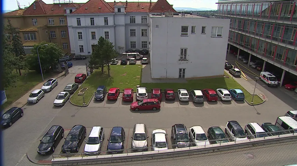 Parkovací dům by měl pomoci s nedostatkem míst u onkologického ústavu