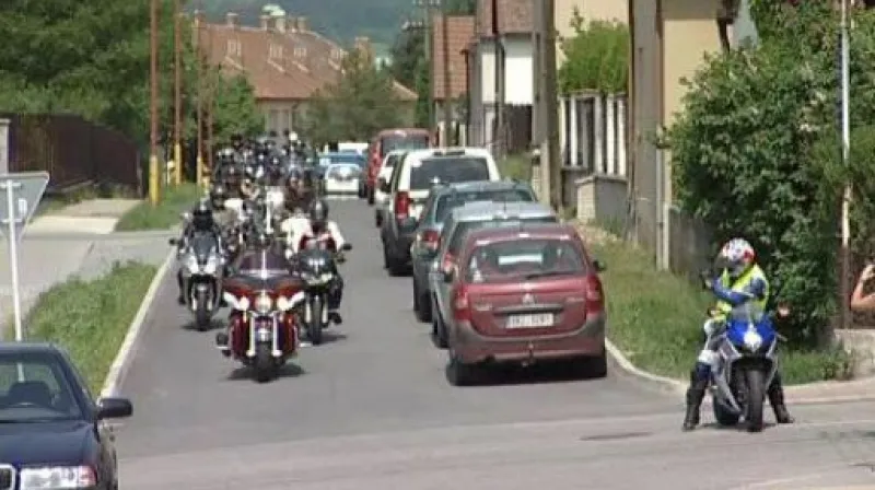 NO COMMENT: Motorkářský sraz potěšil handicapované děti