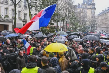 Brutální vražda pravicového aktivisty v Lyonu otřásá Francií