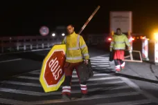 V noci dělníci odstranili poslední omezení. Oprava dálnice D1 po devíti letech skončila