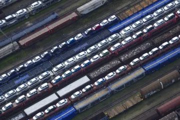 Po uvolnění koruny je pro české exportéry rizikem fluktuace kurzu, míní Mládek