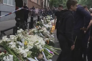 Střelec zabil v srbské vesnici Dubona osm lidí. Vučić to označil za terorismus, omezí zbraně