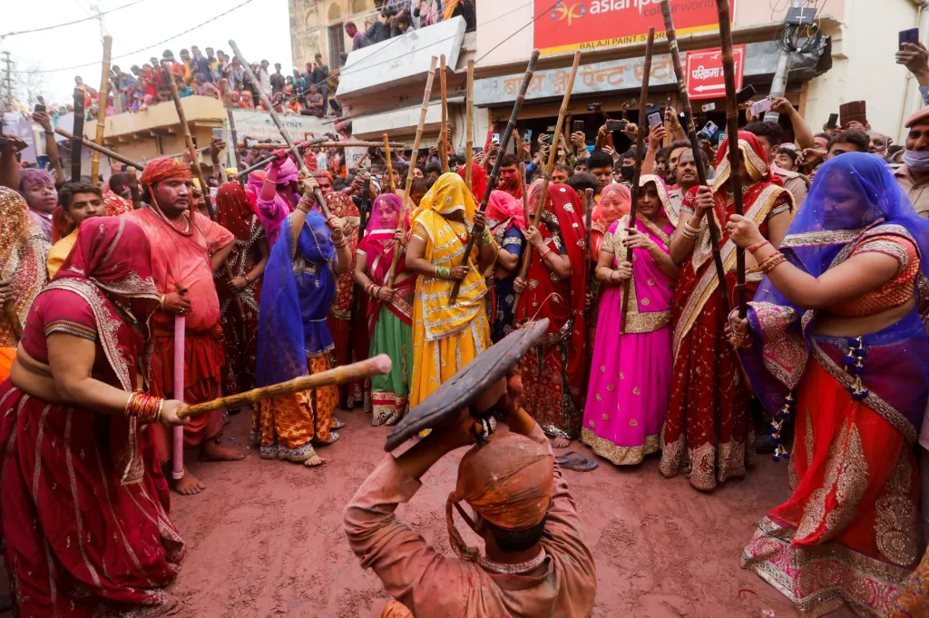 Indie oslavuje příchod jara barevným svátkem Hólí