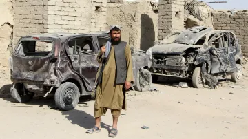 Tálibánský bojovník poblíž afghánsko-pákistánské hranice, 16. 10. 2025