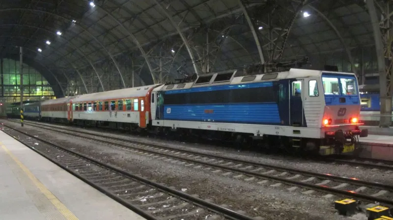 Poslední vlak z Norimberku přijel do Prahy 8. 12.
