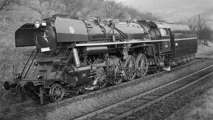 Skutečným vrcholem československé lokomotivní konstrukce byly rychlíkové lokomotivy řady 498.1. Stejně jako jejich předchůdkyním 498.0 se jim přezdívalo „Albatros“, ale zatímco s „nulkovými Albatrosy“ měli železničáři zpočátku i trápení, vylepšená verze z 50. let byla takřka dokonalou lokomotivou, která zároveň byla u konce parního rychlíkového provozu na hlavních tratích počátkem 70. let