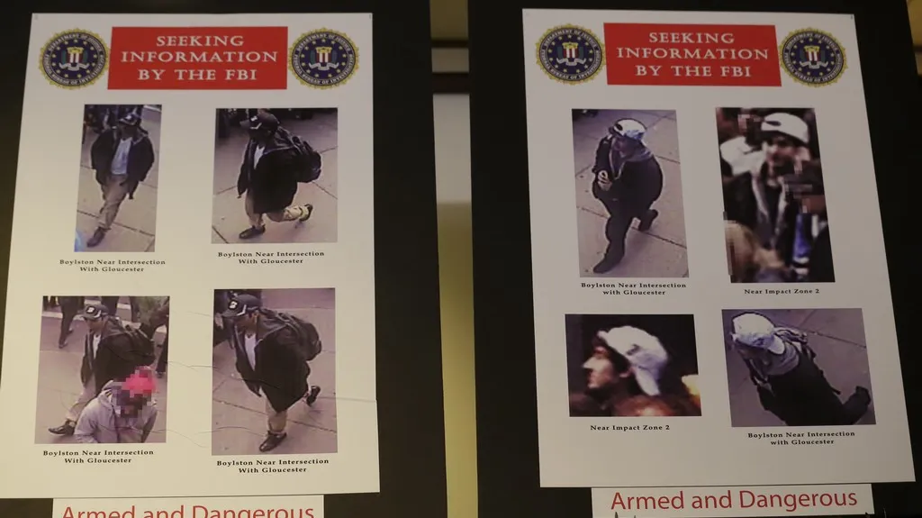 Série fotografií dvou podezřelých z bombového útoku v Bostonu, které zveřejnila FBI