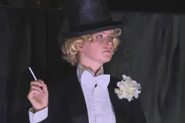 Tři herečky zjišťují, jaké to je být Marlene Dietrichovou