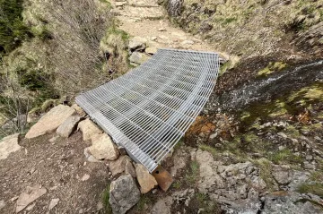 Cesta Obřím dolem v Krkonoších je zavřená