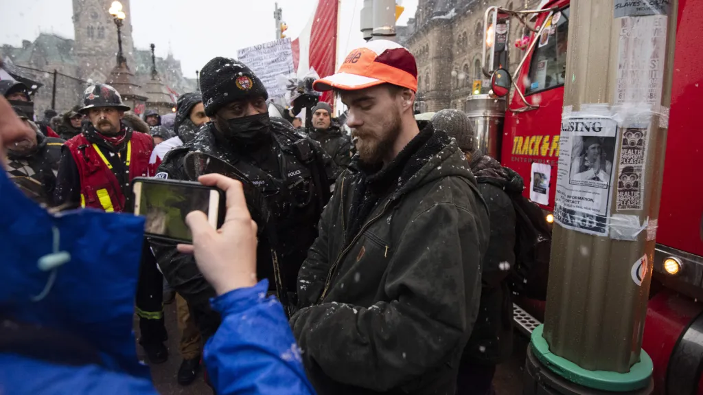 Protestující v kanadské Ottawě