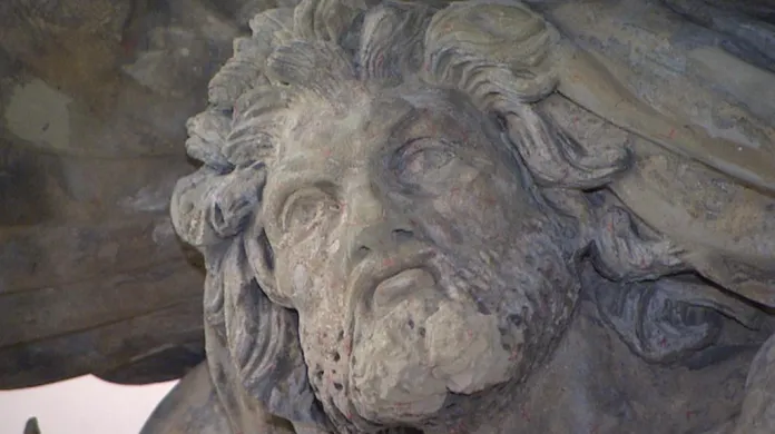 Detail restaurovaného originálu sochy