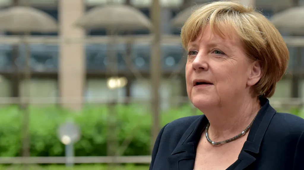 Angela Merkelová na summitu eurozóny k řecké krizi