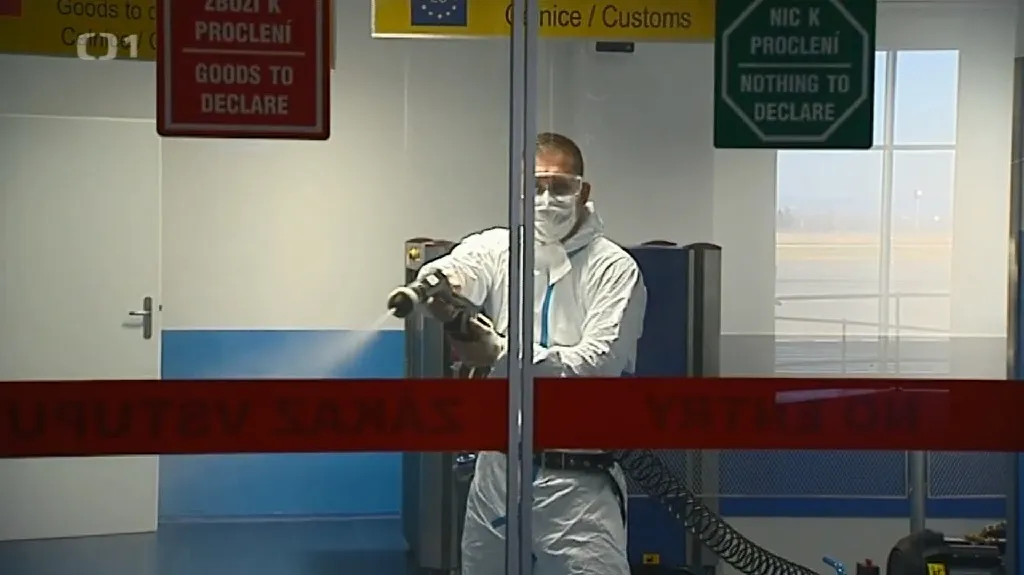 Reportáž: Dezinfekce letiště nanočásticemi oxidu tatanu