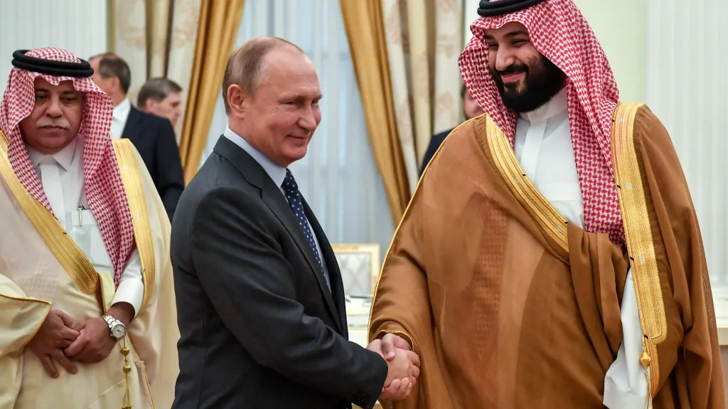 Ruský prezident Vladimir Putin a saúdský korunní princ Mohamed bin Salmán