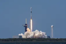 Muskova SpaceX dopravila do kosmu další satelity Starlink. Příště už by neměly rušit astronomy