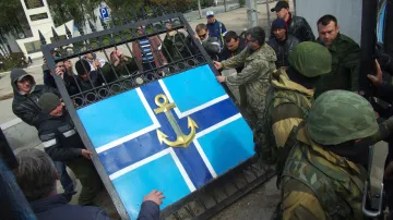 Radikálové obsadili velení ukrajinského námořnictva v Sevastopolu