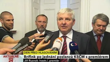 Brífink po jednání poslaneckého klubu KSČM s premiérem Rusnokem