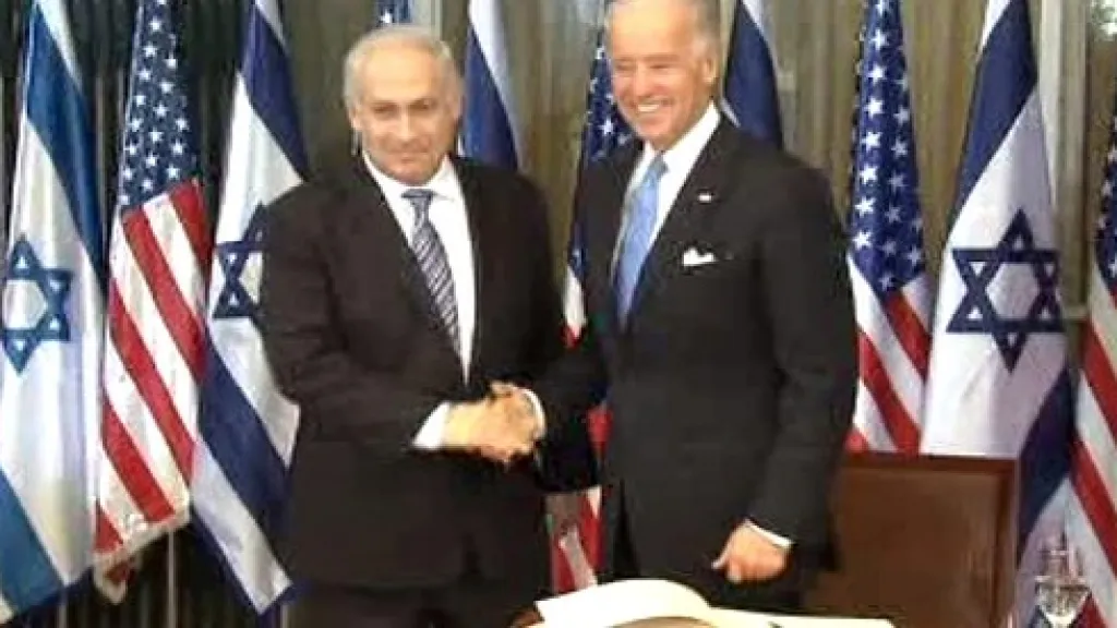 Benjamin Netanjahu a Joe Biden
