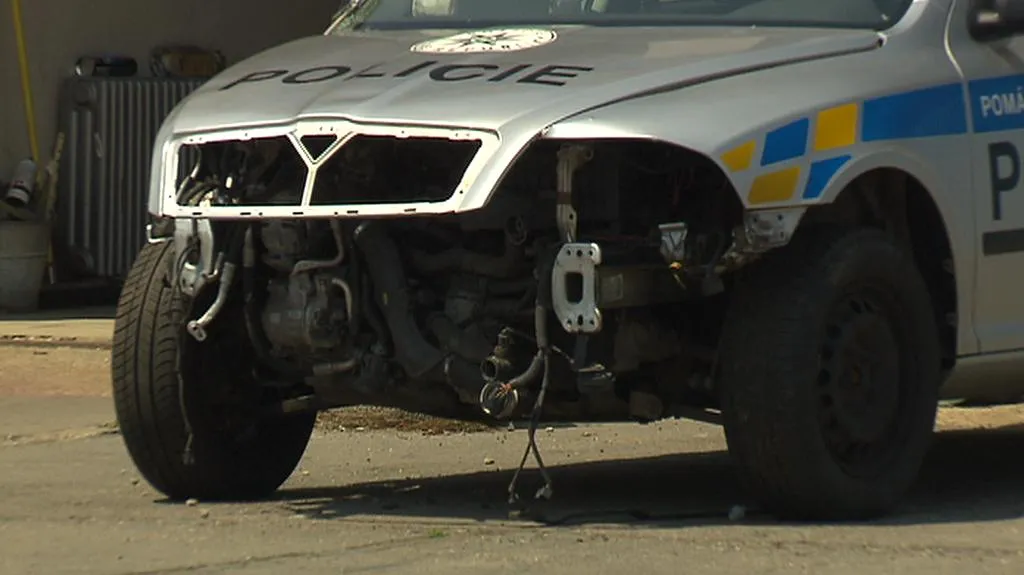 Nabourané policejní auto