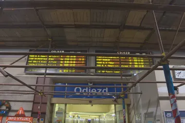 Rekonstrukce nádraží v Českých Budějovicích nabírá další zpoždění. Opravy potrvají ještě rok