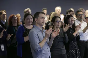 Pulitzerovu cenu dostaly deníky za články o Trumpových aférách, agentury za zprávy z Jemenu a Myanmaru