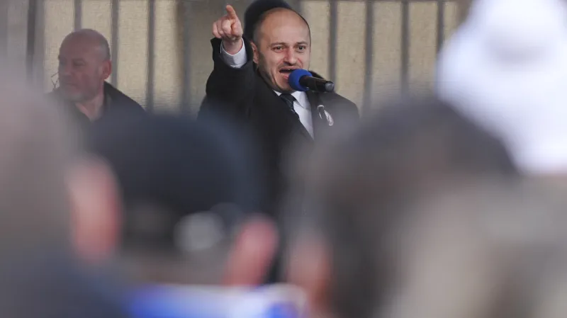 Předseda Bloku proti islámu Martin Konvička na demonstraci na Hradčanském náměstí v Praze.