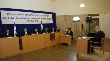 Benjamin Netanjahu před komisí
