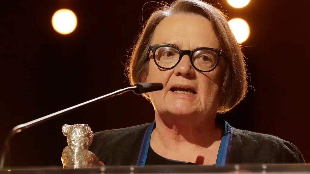 Režisérka filmu Přes kosti mrtvých Agnieszka Hollandová se stříbrným medvědem