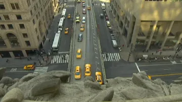 Pohled z Grand Central na rušné ulice New Yorku