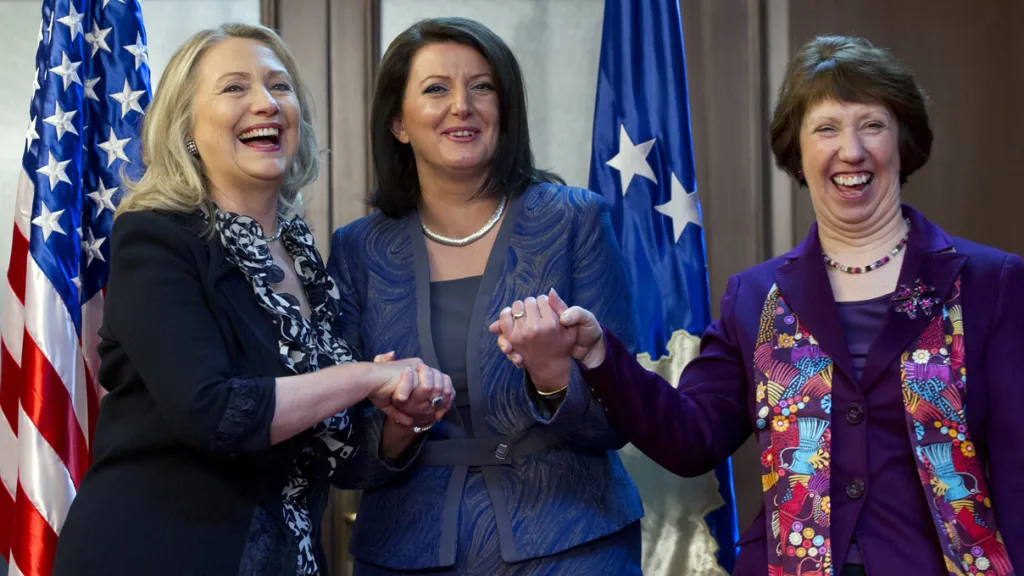Hillary Clintonová, Atifete Jahjagová a Catherine Ashtonová