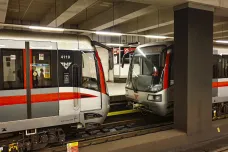 Metro v Praze má výluku. Autobusy ho nahradí mezi Muzeem a Pražského povstání na více než týden