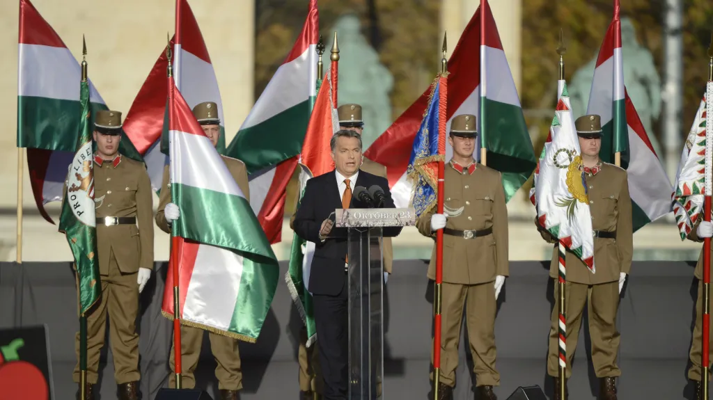 Viktor Orbán během projevu v centru Budapešti