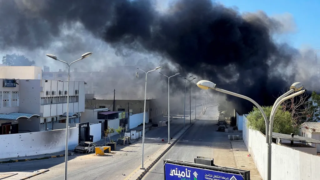 Kouř nad Tripolisem po ozbrojených střetech