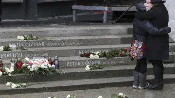 Památník se jmény dvanácti obětí teroristického útoku na náměstí Breitscheidplatz v Berlíně, kde útočník najel v prosinci 2016 kamionem do davu lidí na vánočních trzích